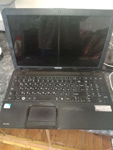 Modemlər və şəbəkə avadanlıqları: Toshiba noutbuk – Satellite seriyası - Ekran: təxminən 15.6" parlaq — 2