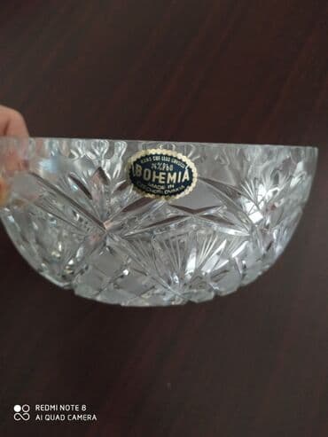 Çexiyanın xrustal vazası.İki ədəddi.Biri 80manat lalafo.az -da Çexiyanın xrustal vazası.İki ədəddi.Biri 80manat