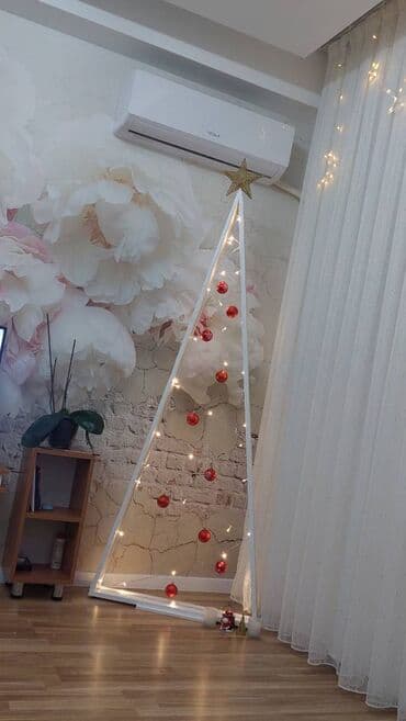 Yeni İl Ağacı -TƏCİLİ- Fərqli üslubda olan bu yeni il ağacı satılır