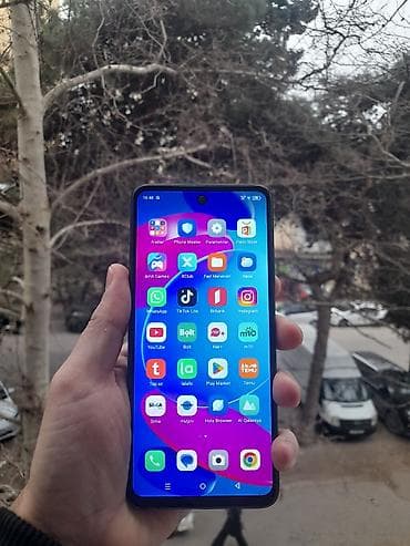 4 sim: Infinix Smart 8, 64 GB — 1