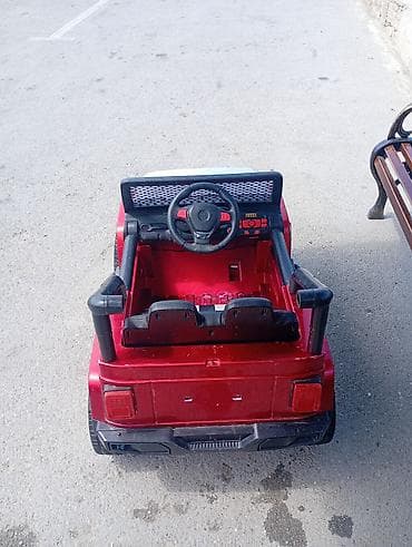 Uşaq üçün elektrikli minik maşını – kabriolet tipli jeep dizaynı -