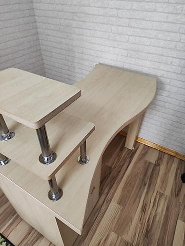 salon divan: Düz masa, Siyirməsiz, Polkalı, Sadə laminat — 3