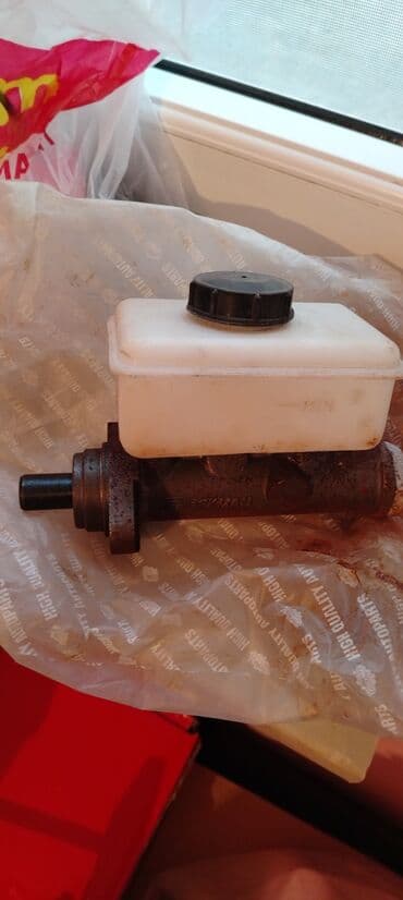 changan star 2: Əyləc baş silindri (master cylinder) – üstündə plastik əyləc mayesi — 1