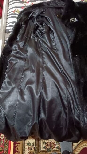 dəri kişi cantaları: Qadınların qış geyimi – qara rəngli xəz palto - Model: dizə qədər — 1