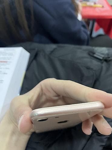 2 ci el telefon: IPhone 8, 64 GB, Qızılı, Qırıq — 1