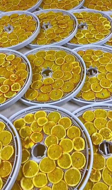 Готовые блюда, кулинария: Təbii və qatqısız qurudulmuş meyvə dilimləri. 1) Banan 100qr 7m 2) — 3