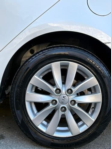 kia masin: Kia K3: 1.6 l | 2014 il Sedan — 6