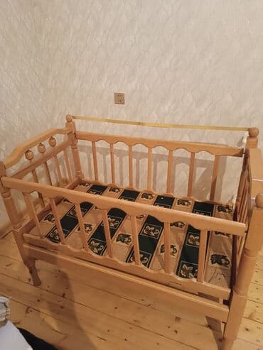 Oğlan və qız üçün, Dördbucaq, Beşik, Dəstsiz, Matras ilə, Yellənmə mexanizmsiz