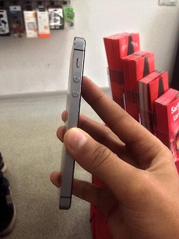 iphone 5s batarya: IPhone 5, 16 GB, Black Titanium, Barmaq izi — 4
