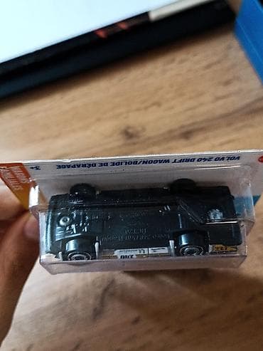 Hot Wheels – Volvo 240 Drift Wagon (Wagons Familiales seriyası, 3/5) — 3