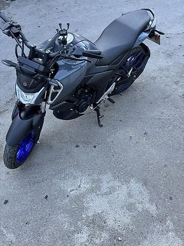 moto moped: Yamaha — 3