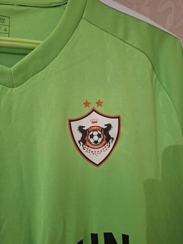 спортивный инвентарь в баку: Qarabaĝin Formasi
Uvan Razin — 1