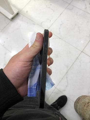 i 15 pods: IPhone 14 Pro, 256 GB, Qara — 4