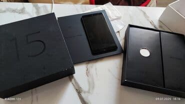 Digər mobil telefonlar: Meizu 15 her şeyi islekdi.ela veziyyetdedi.tek problemi ekran