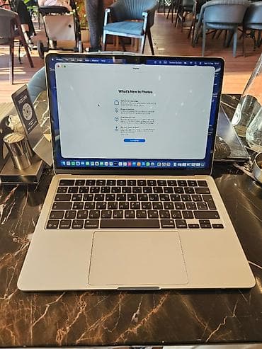 macbook air m1: Apple MacBook Air 13" – gümüş rəng satılır. Qeyd: Şəkillərdə real — 2
