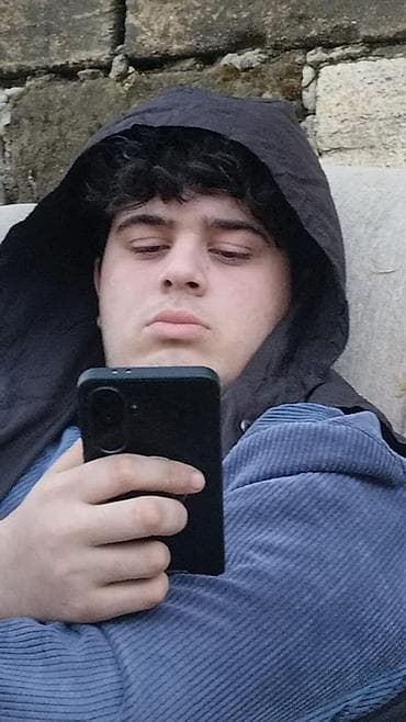 ikinci el cadir: Xidmət: Mobil foto/videoyazı çəkmə və montaj Təsvir: - Telefonla — 2