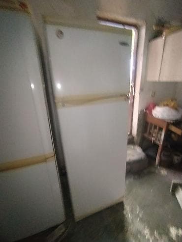 soyuducuları: İkiqat qapılı məişət soyuducusu - Üst hissədə ayrıca dondurucu bölmə — 1