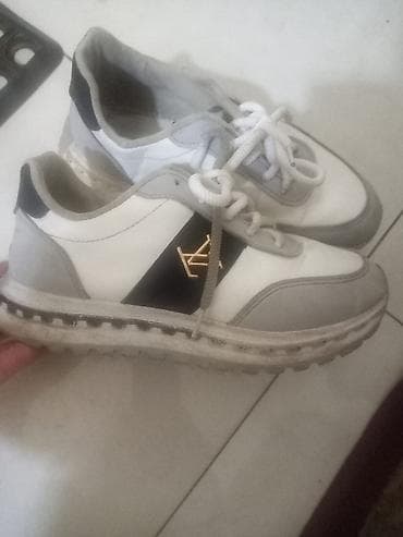 cinici trendyol: Qara salvar 12manat xs razmer don etiketli 10manat xl razmer krasovka — 6