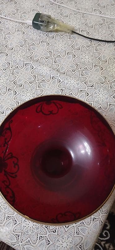 yeni il hediyesi: Qırmızı şüşə/qab – dekorativ ayaqlı meyvə və ya desert qabı - — 1