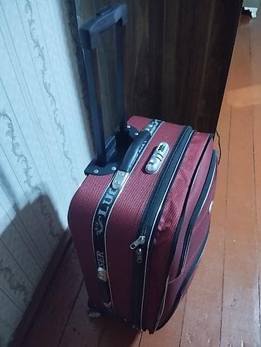 nergiz necef listening 1: Qırmızı tekstil səyahət çamadanı - Korpus: parça/tekstildən, sərt — 4
