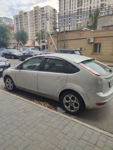 4 göz mercedes e 240: Ford Focus: 1.6 l | 2010 il 251000 km Hetçbek — 5
