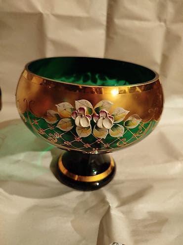 sultan daragi gülü: Bəzəkli şüşə dəst - Tərkibi: 1 ədəd iri vaza, 1 ədəd ayaqlı — 2