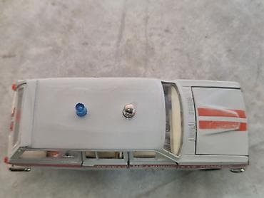 авто шлем: Sovet dövrü “Təcili Tibbi Yardım” avtomobilinin kolleksiya modeli - — 3