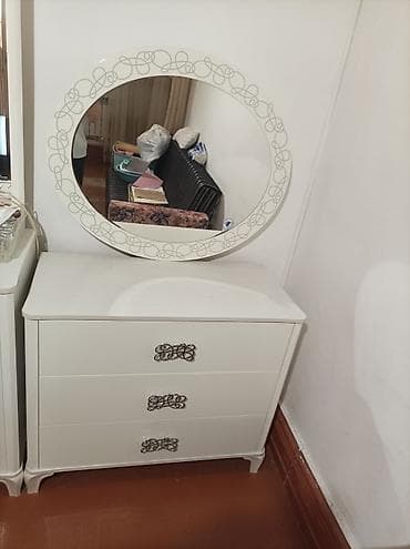 Ev üçün mebel: Ağ rəngdə klassik üslubda mebel dəsti - Geniş konsol/komod və böyük — 2