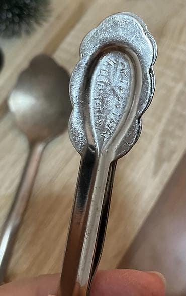 qedimi mebeller: Qedimi Servis qaşıqları 3 eded 
Qiymet birinindir — 7