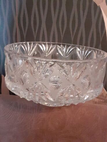 beqoniya gülü: Xrustal vaza xrustal meyve gabi russiyanindi. iki eded var biri 40m — 3