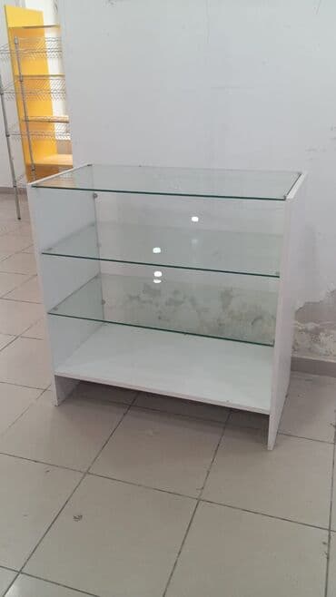 вешалка для брюк и рубашек напольная: Şüşə vitrin stend — 1