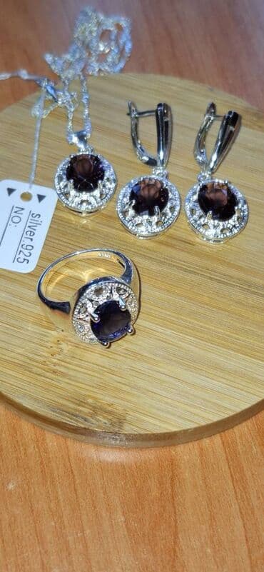 tek qas qizil sirqalar: Комплекты. Новые — 25