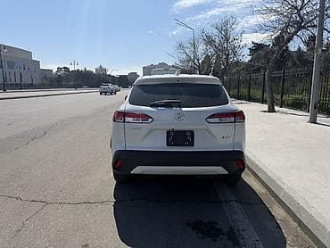 toyota.corolla: Toyota Corolla Cross: 2 l | 2025 il Krossover — 8