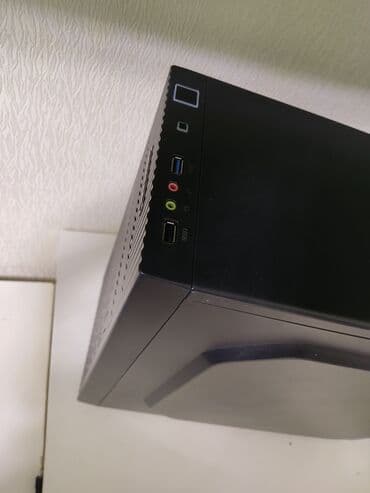 Kompüter ehtiyyat hissələri: Komputer monitor ve aksesuarlar satillir 7 ay di almisam cox az — 7