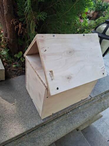 ördək bala: Taxta quş yuvası. Ölçüləri 20×20 mm. Taxtanın qalınlığı 16 mm. Möhkəm — 3