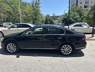 avto disklər: Volkswagen Passat TSI sedan - Kuzov: sedan, qara rəng - Mühərrik: TSI — 3