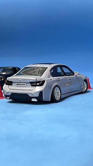 диски bmw 1: BMW 320i die-cast model avtomobil - Miqyas: təxmini 1:24 (foto — 2