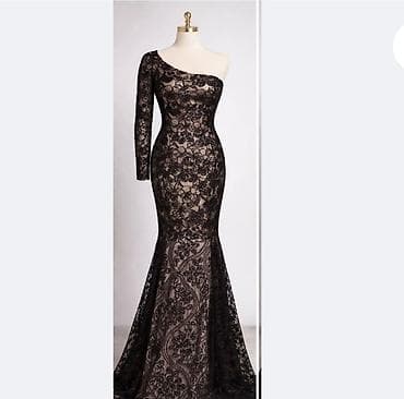 Как новое
Сшили из дорогого материала
Размер - 36