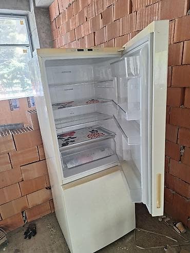 Soyuducular: Samsung ikikameralı soyuducu, aşağıda dondurucu ilə Model: RL4323RBAEF — 4