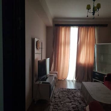 2 otaqlı mənzil vasitəçisiz: Hovsanda 10 mertebeli binanın 7-ci mərtəbəsində yerləşən ümumi sahəsi — 8