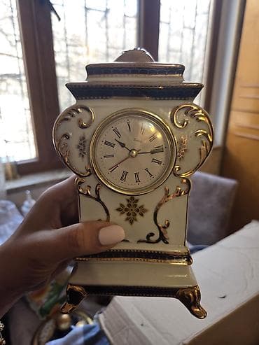 Masaüstü saatlar, Saniyə əqrəbi