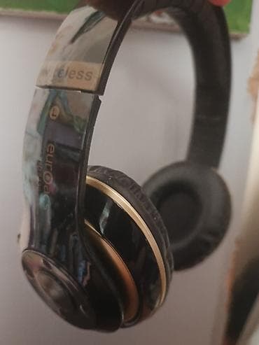 samsung level u: Bluetooth qulaqlıq – over-ear dizayn Xüsusiyyətlər: - Simsiz — 1