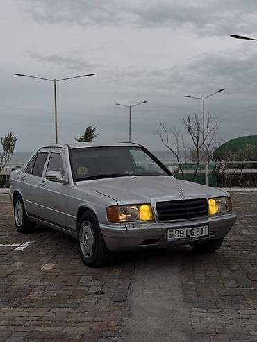 vito 651 motor: Mercedes-Benz 190 (W201) sedan - Gümüşü rəng, klassik W201 dizaynı - — 2