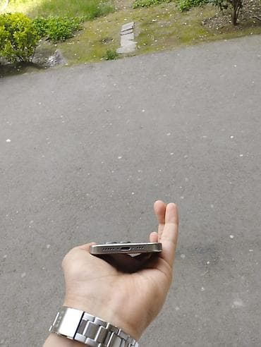 i̇phone 1: IPhone 15 Pro, Gümüşü — 5