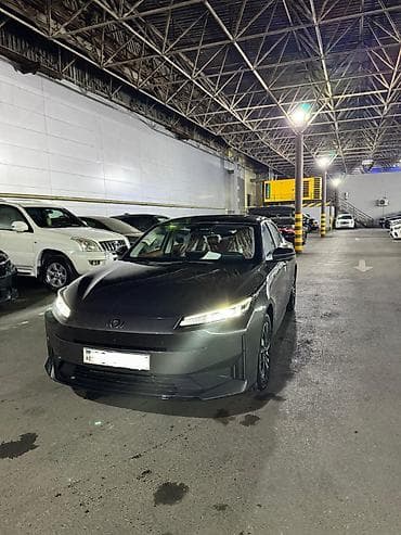 Elektrik sedan – Leapmotor C01 (arxa hissədə “C01 EREV/AD5” işarələri