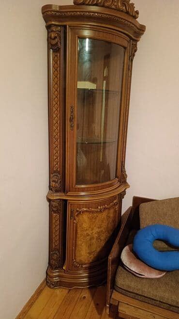 şuşe qapi: Açılan, 1 qapı Künc dolab — 1