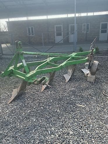 Moyka avadanlığı: YTO-1204 təkərli traktor və qoşma kotan - Model: YTO-1204 (4x4) - — 4