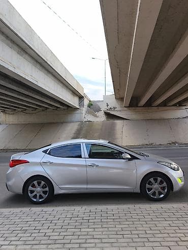 prado 4 mator: Hyundai Elantra: 1.8 л | 2013 г. Седан — 2