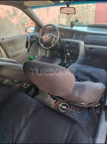 ucuz masinar: Opel Vectra: 1.8 l | 1999 il 300000 km Sedan — 3