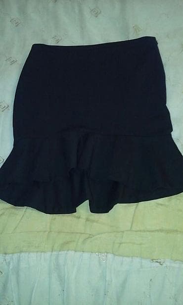 deri yupka: Ətək çox gözəl mayerialı var zaradan alınıb s m razmer — 2